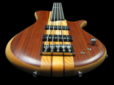 The Huge – basso elettrico 5 corde neck-thru